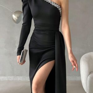 Elegant One-Shoulder Black Evening Gown with Thigh Slit